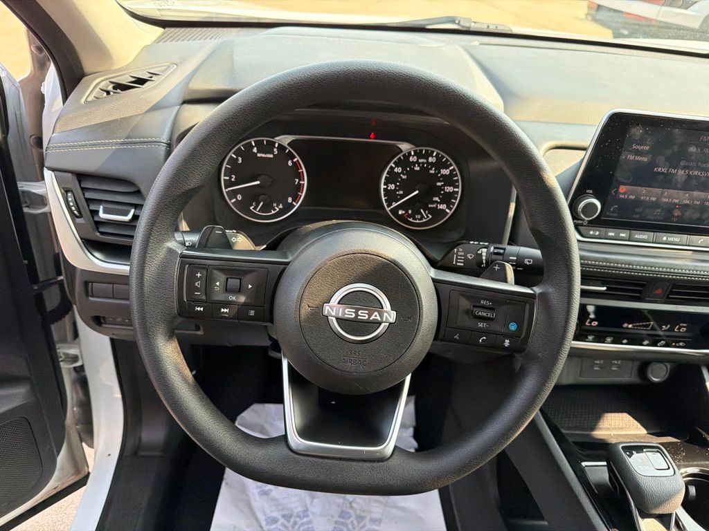 2024 Nissan Rogue SV - Photo 17