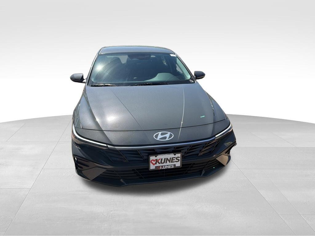New 2026 Hyundai Elantra SE Sedan