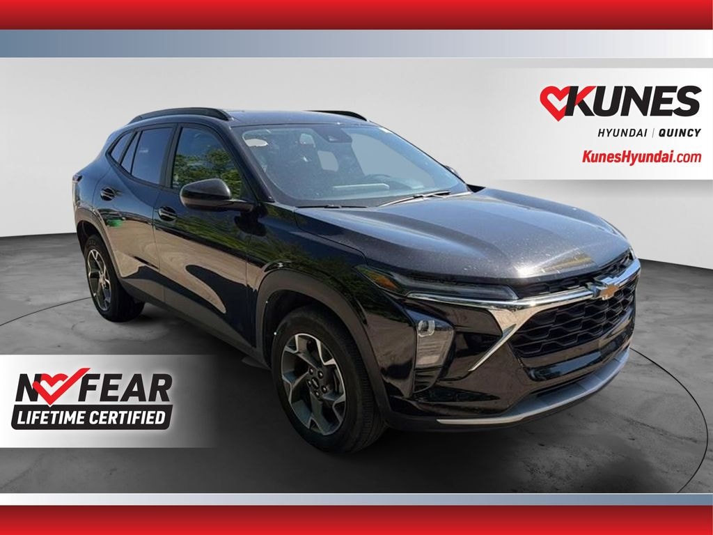 Used 2025 Chevrolet Trax LT SUV