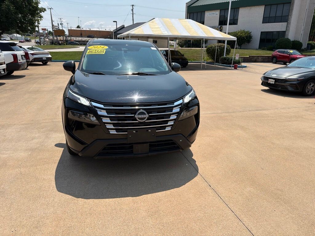 Used 2024 Nissan Rogue S SUV