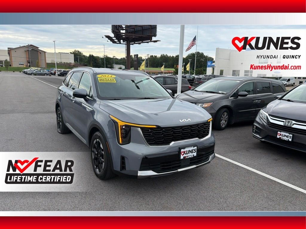 Used 2024 Kia Sorento S SUV