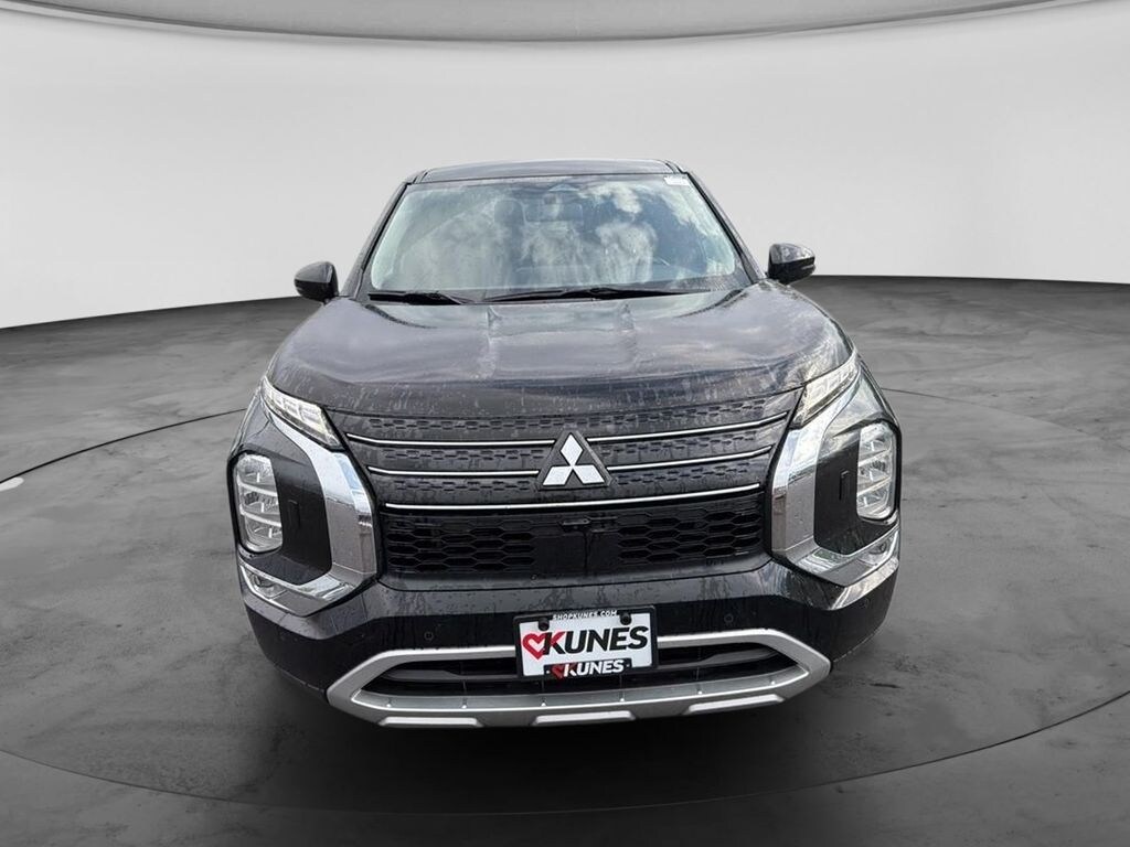 Used 2024 Mitsubishi Outlander SE SUV