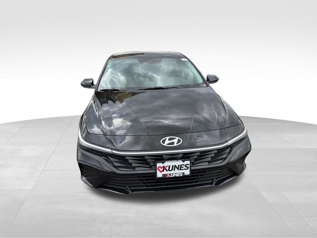 New 2026 Hyundai Elantra SE Sedan