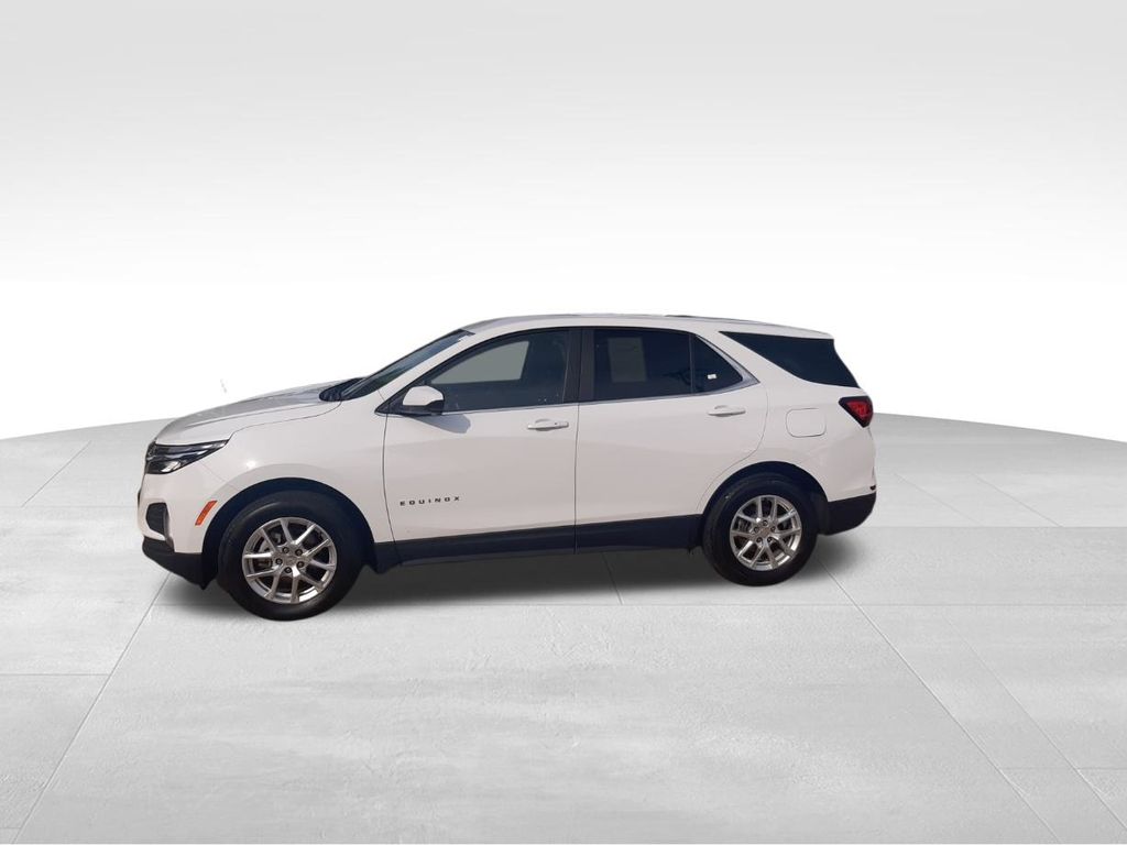 2024 Chevrolet Equinox LT photo 2