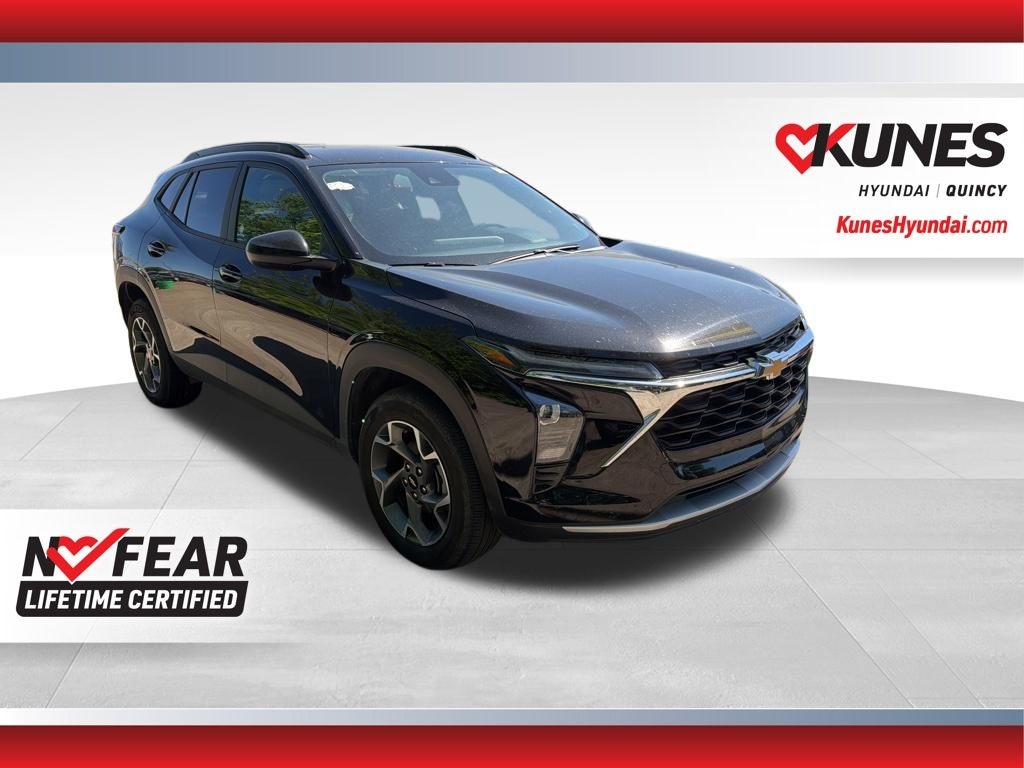 Used 2025 Chevrolet Trax LT SUV