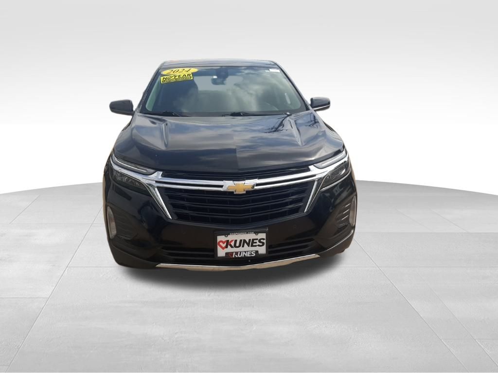 2024 Chevrolet Equinox LT photo 2