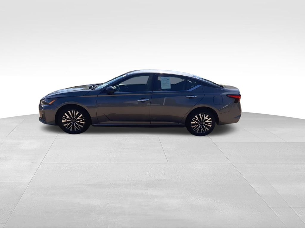 2024 Nissan Altima 2.5 SV photo 4