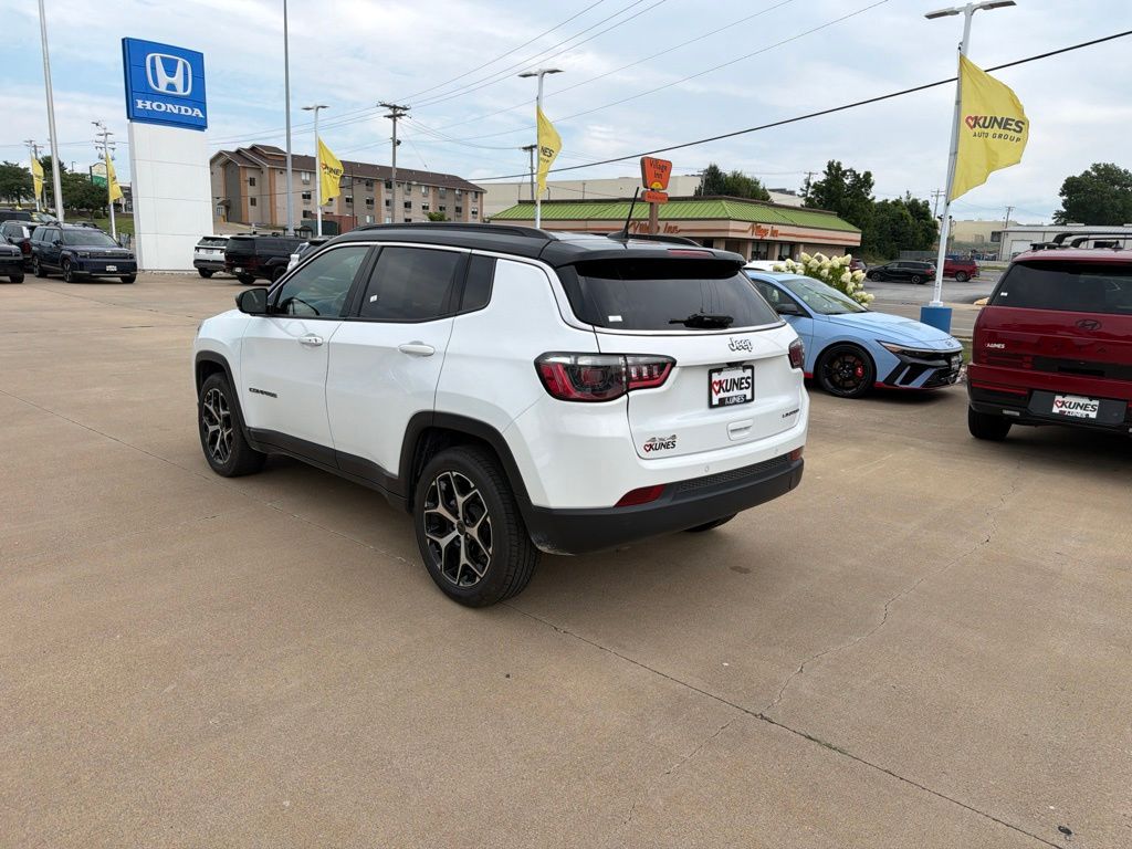2025 Jeep Compass Limited - Photo 8