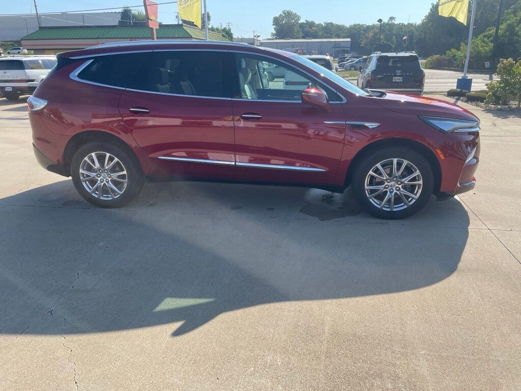 Used 2024 Buick Enclave Essence SUV