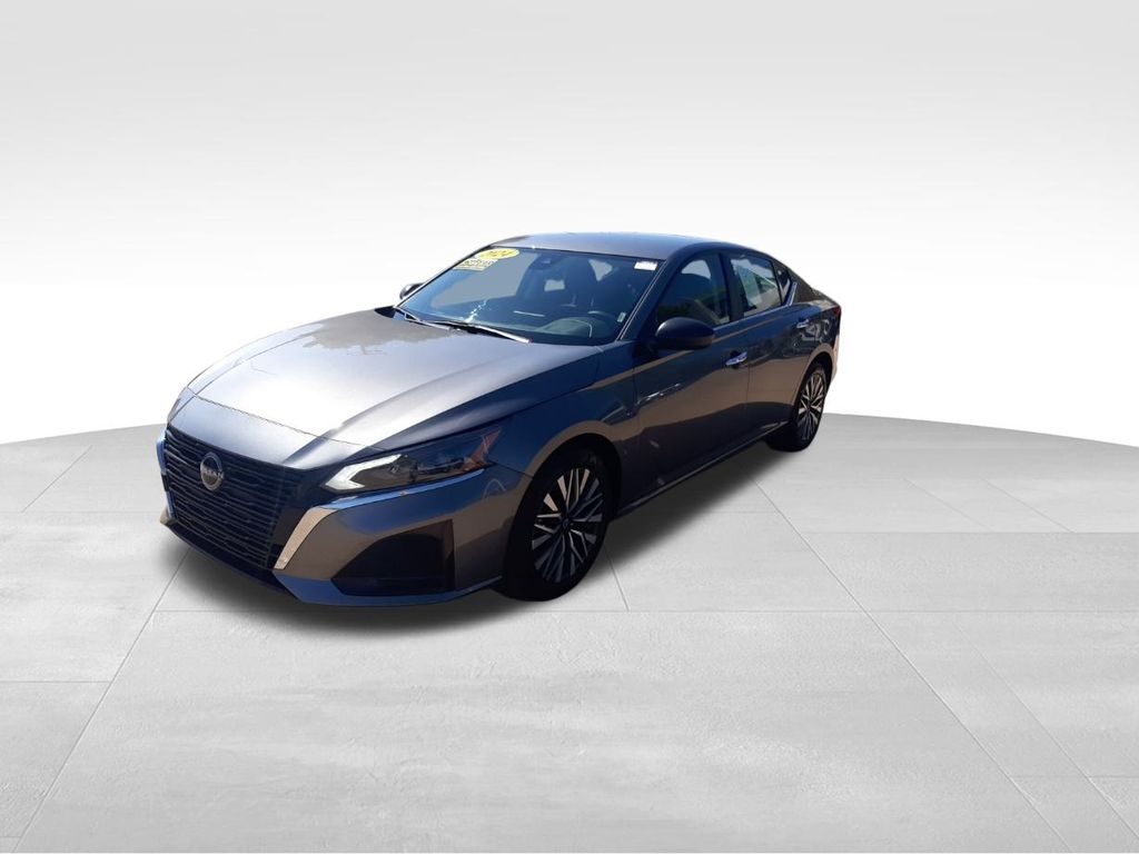 2024 Nissan Altima 2.5 SV photo 3