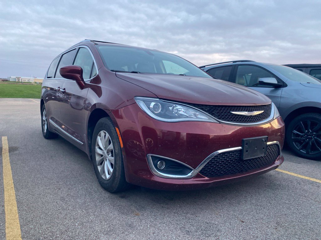 Used 2018 Chrysler Pacifica Touring L Minivan/Van