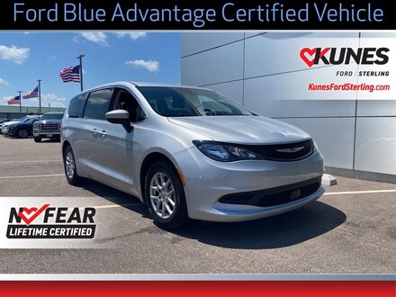 2023 Chrysler Voyager LX Minivan/Van