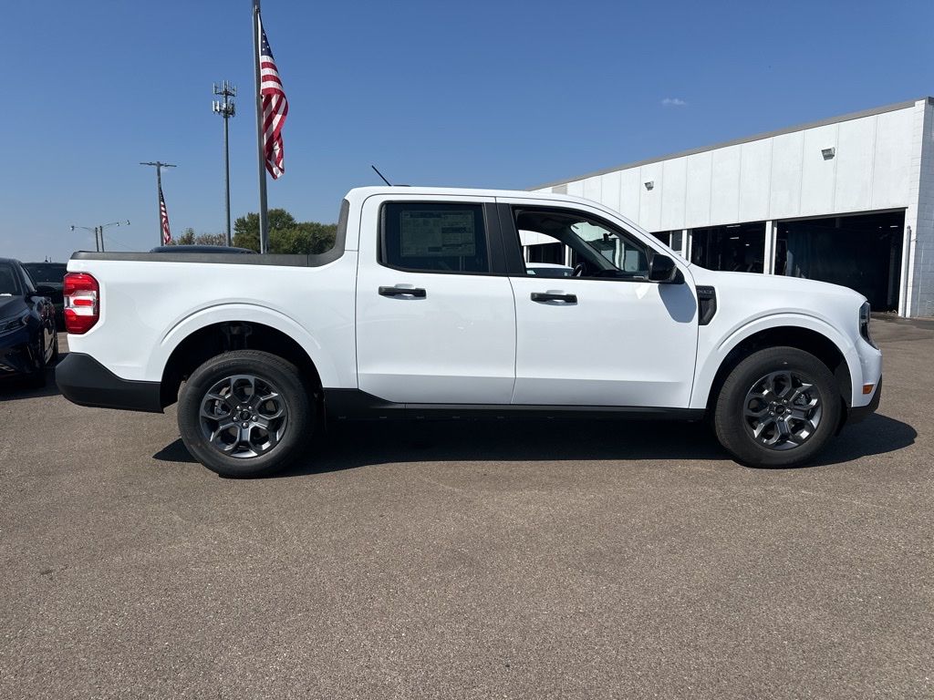 2025 Ford Maverick XLT photo 3