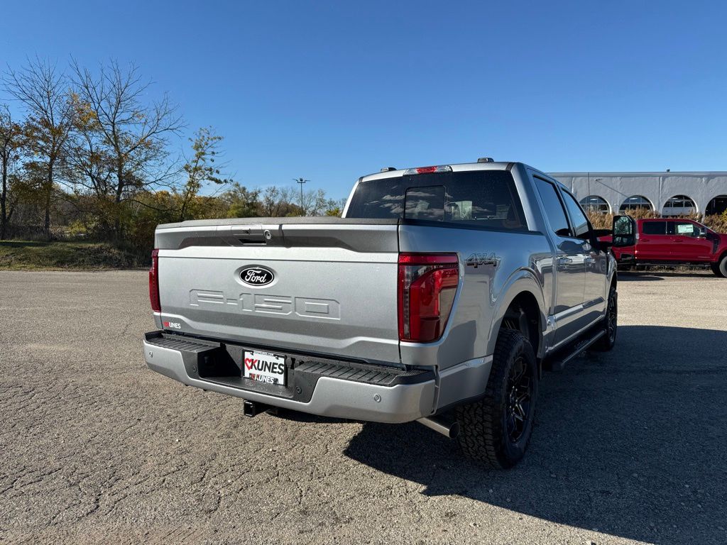 2025 Ford F-150 XLT photo 3