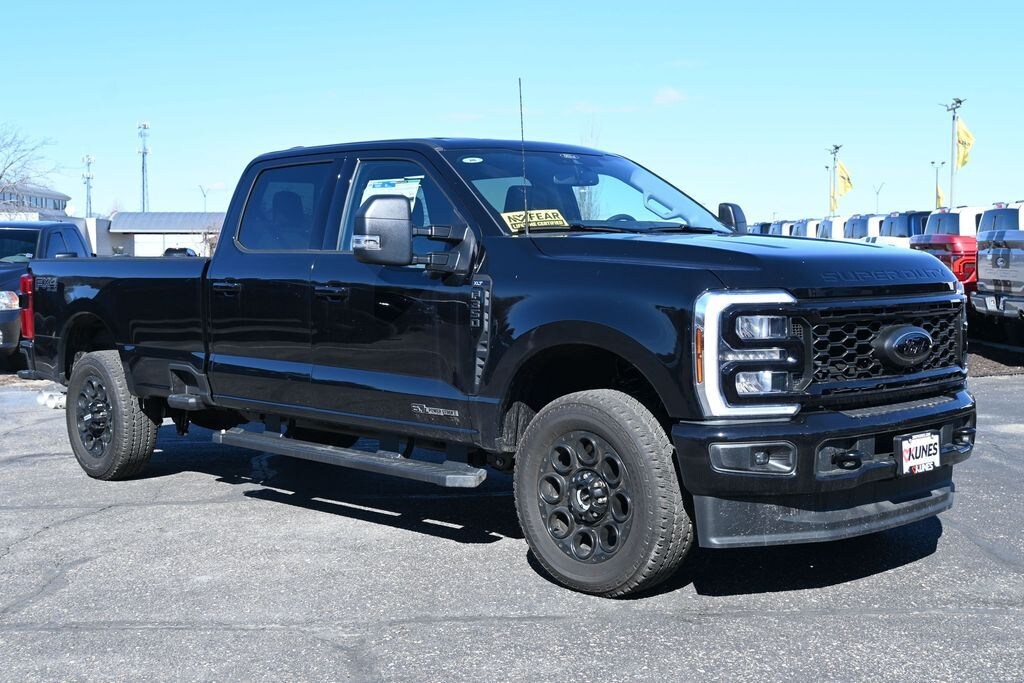 New 2026 Ford F-350 XLT Truck Crew Cab