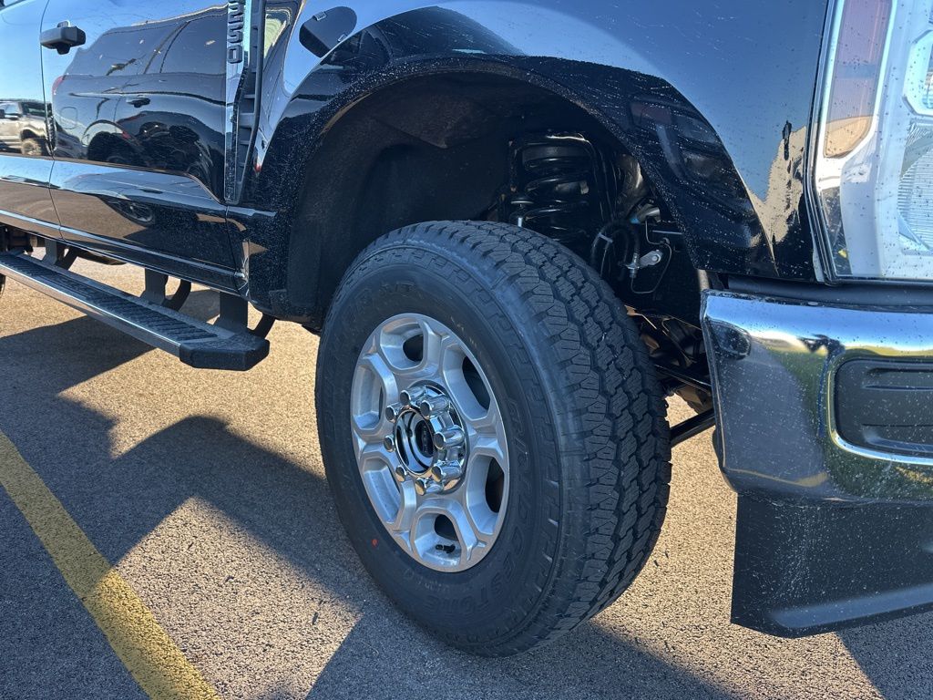 2026 Ford F-250 XLT photo 2