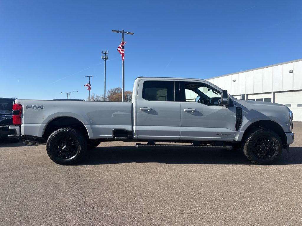 2026 Ford F-350 Lariat photo 3