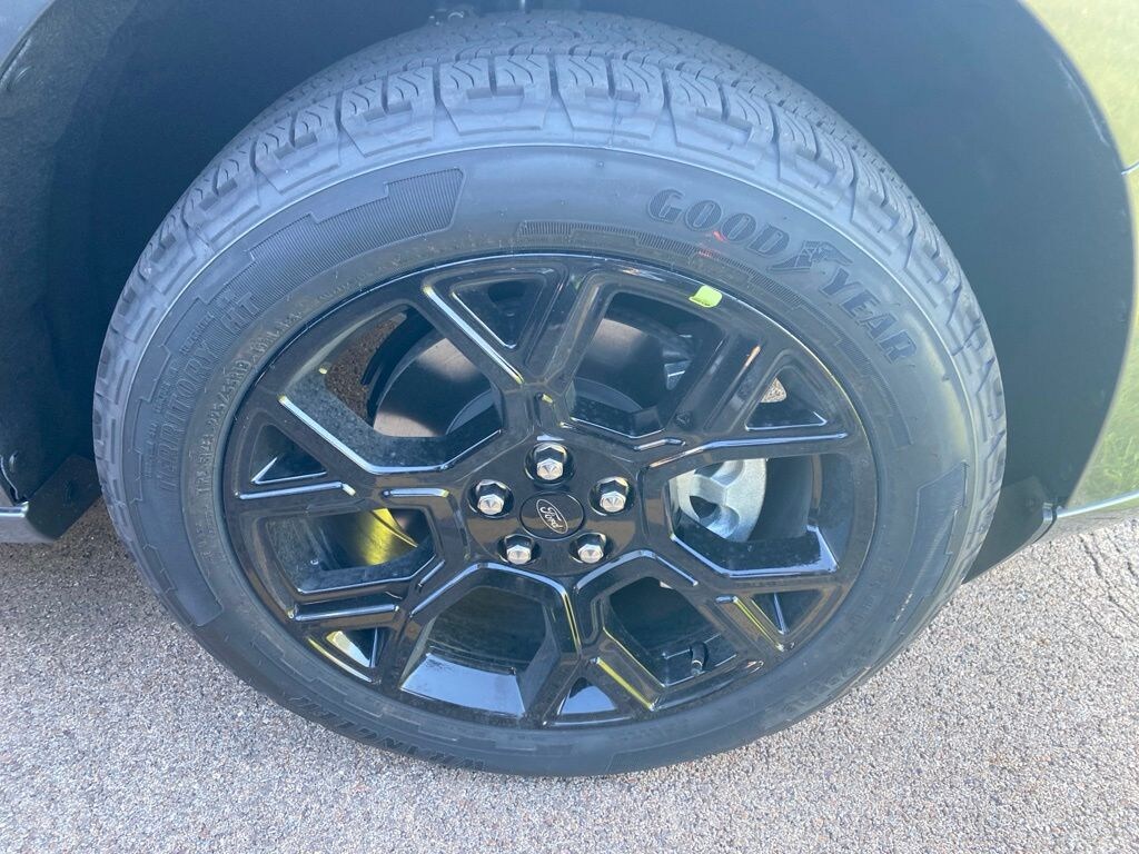 New 2026 Ford Maverick Lobo Standard Truck SuperCrew
