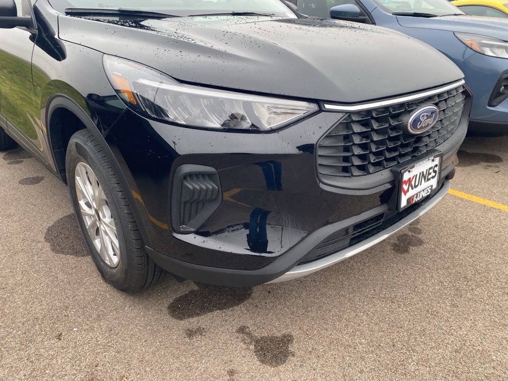 2026 Ford Escape Active photo 2