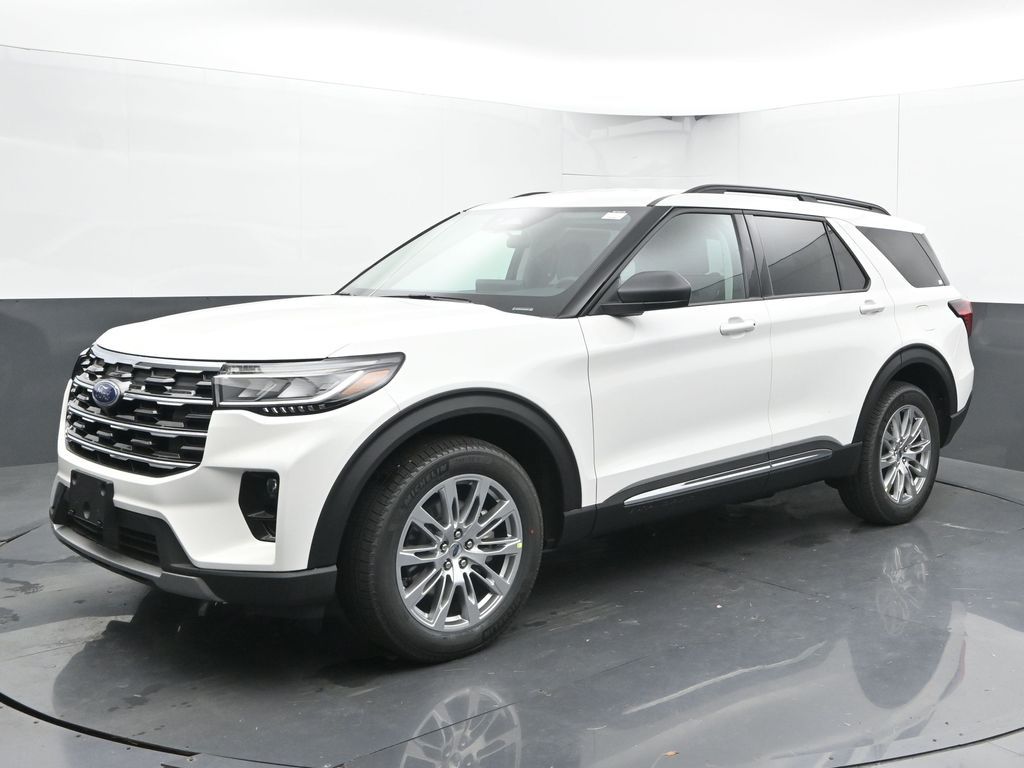 2025 Ford Explorer photo 3
