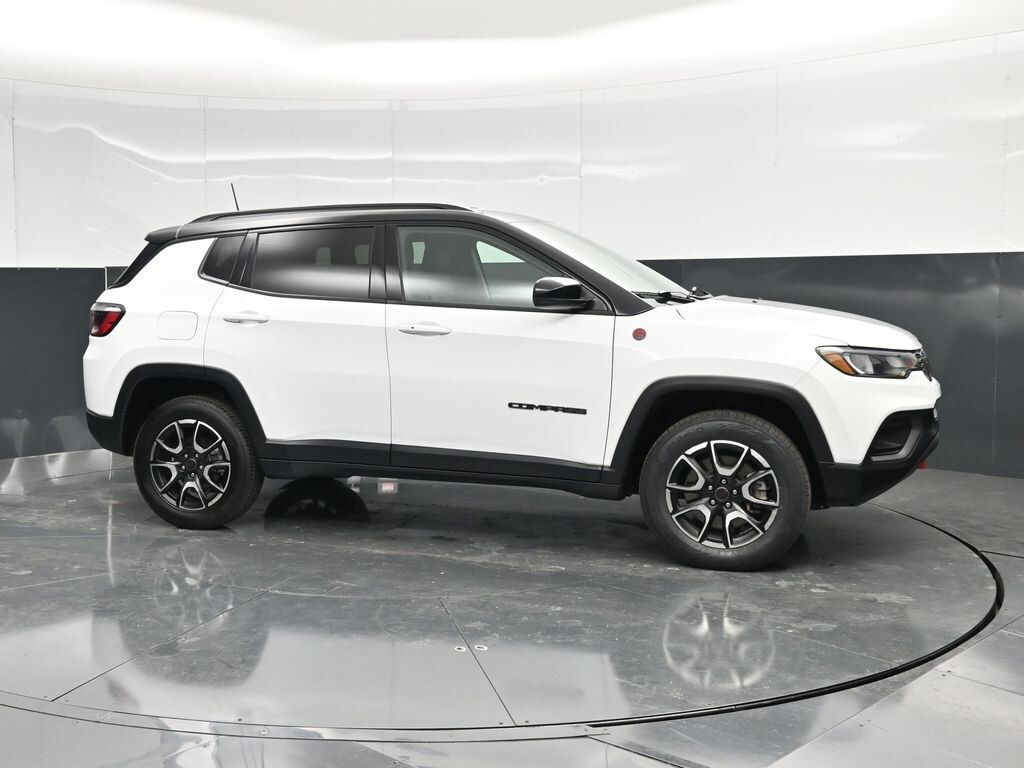 Used 2025 Jeep Compass Trailhawk SUV