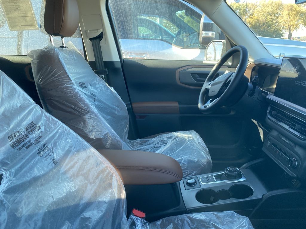 2025 Ford Bronco Sport Outer Banks photo 2