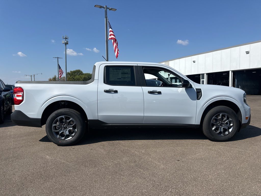 2025 Ford Maverick XLT photo 3