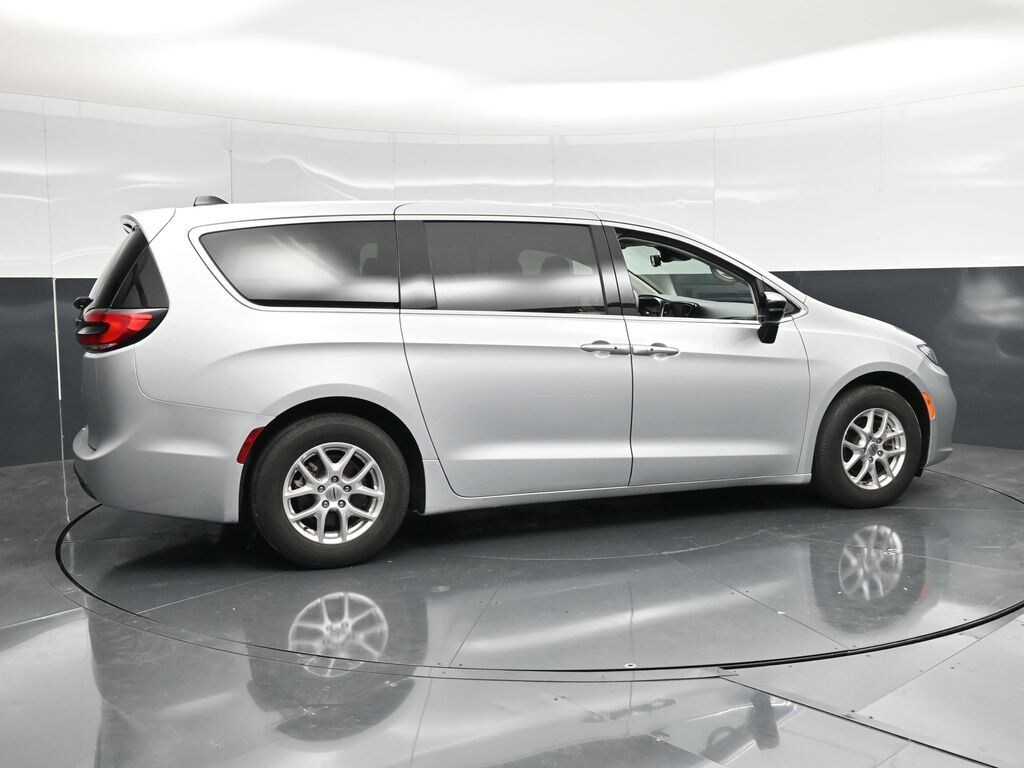 Certified 2024 Chrysler Pacifica Touring L Minivan/Van