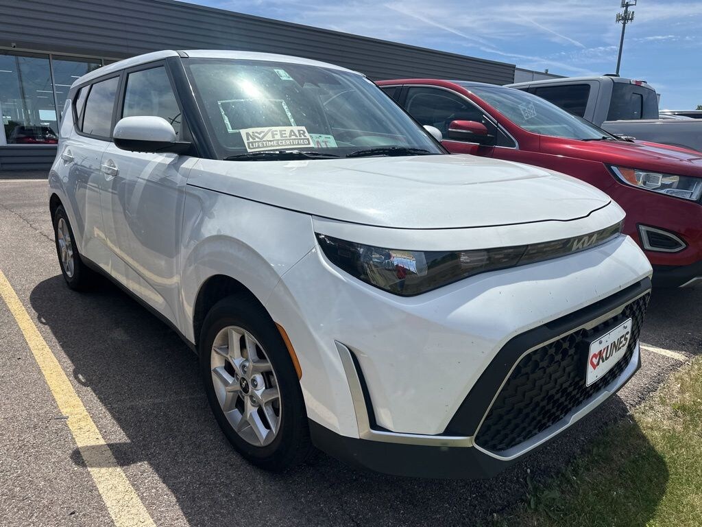 Used 2025 Kia Soul LX Hatchback
