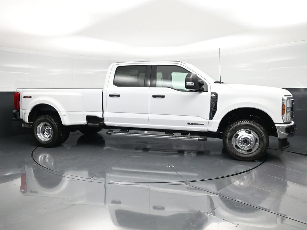 New 2026 Ford F-350 XLT DRW Truck Crew Cab
