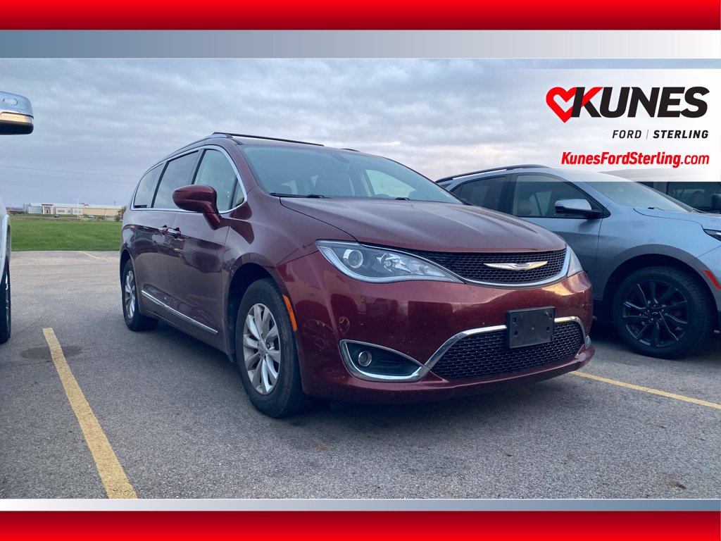 Used 2018 Chrysler Pacifica Touring L Minivan/Van