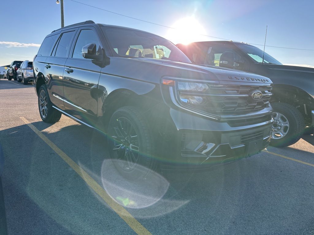 2025 Ford Expedition Platinum photo 2