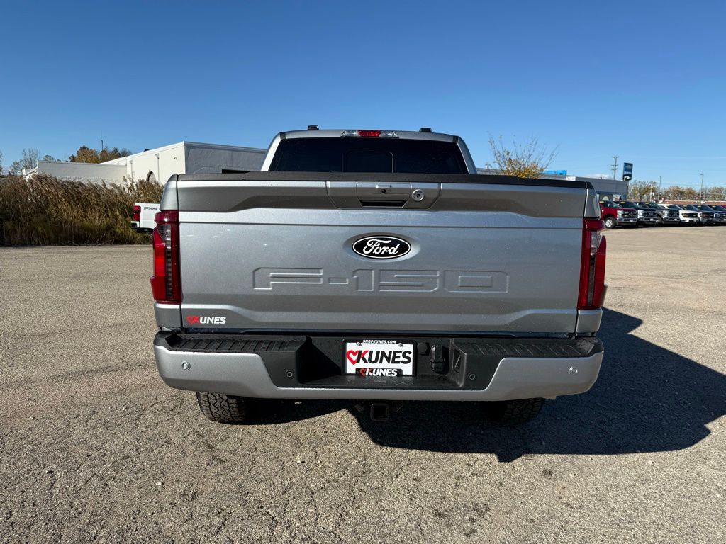 2025 Ford F-150 XLT photo 4