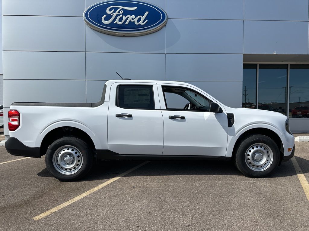 2025 Ford Maverick XL photo 2