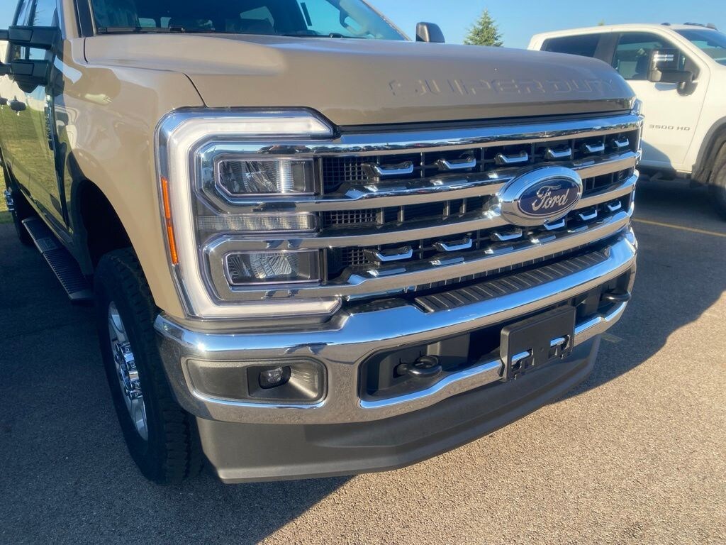 New 2026 Ford F-250 XLT Truck Crew Cab