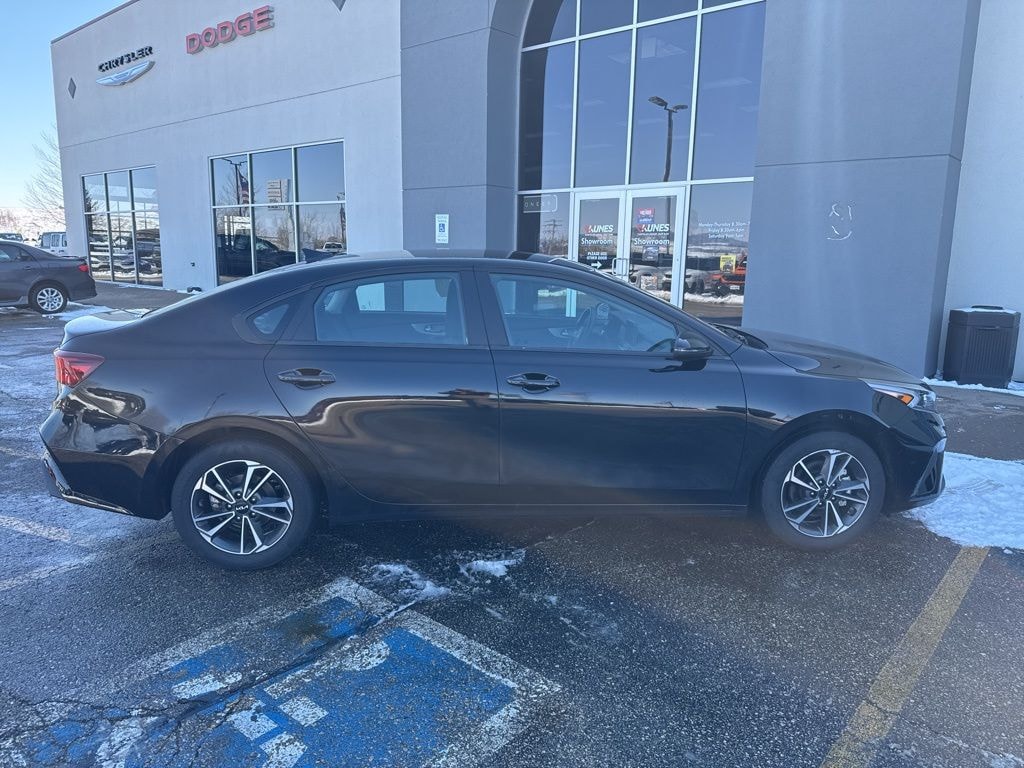 Used 2023 Kia Forte LXS Sedan