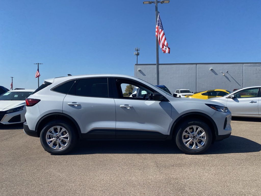2026 Ford Escape Active photo 2