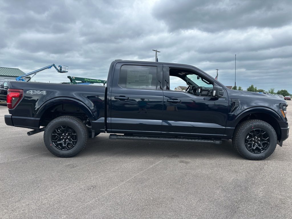 2025 Ford F-150 XLT photo 3