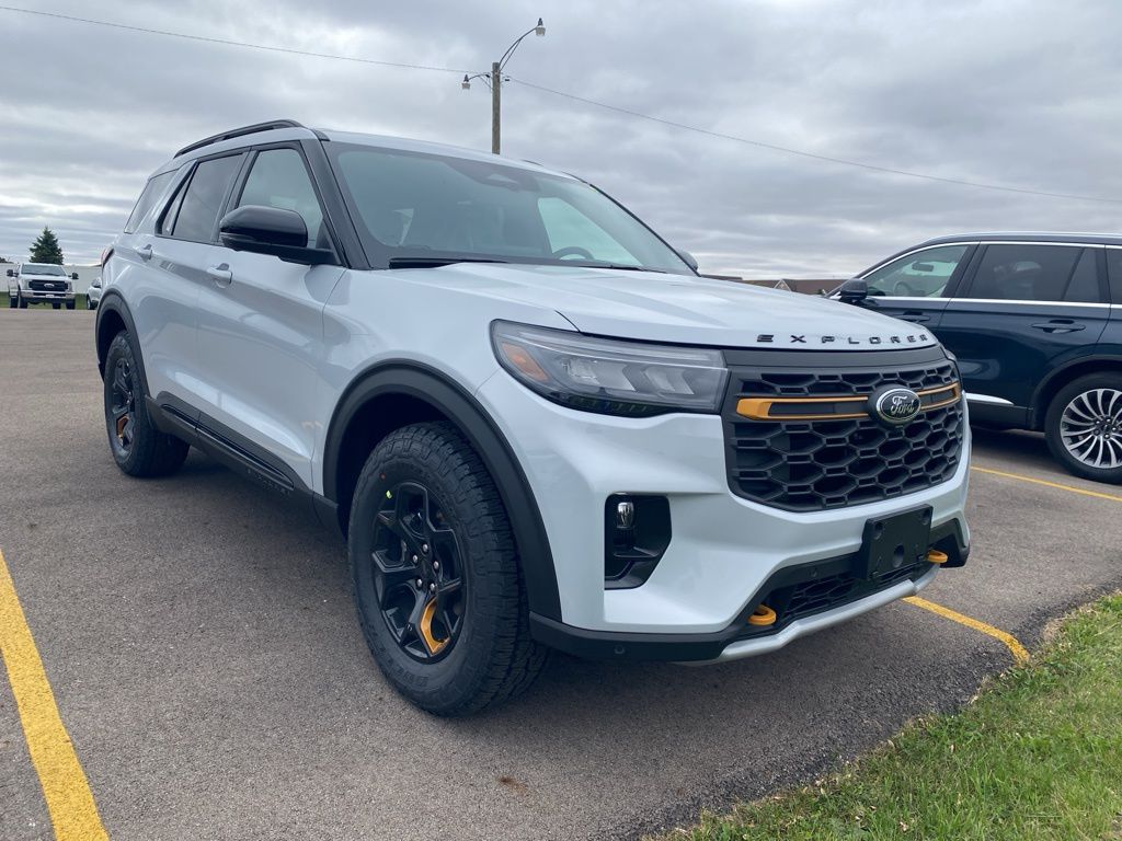 2026 Ford Explorer photo 2