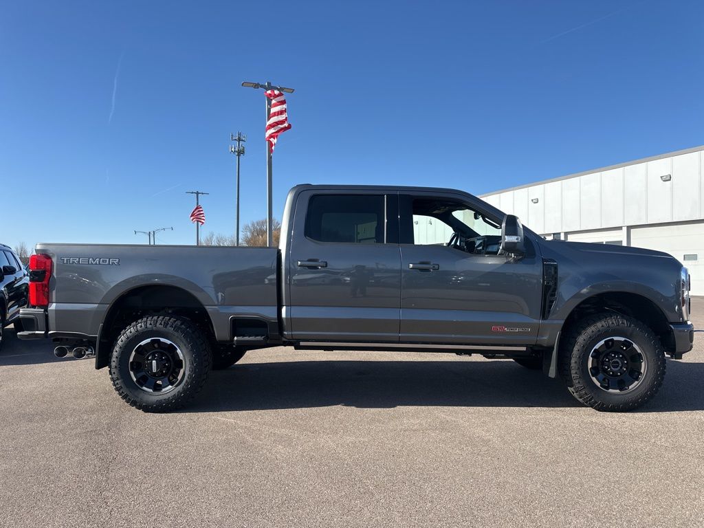 2026 Ford F-350 Platinum photo 3