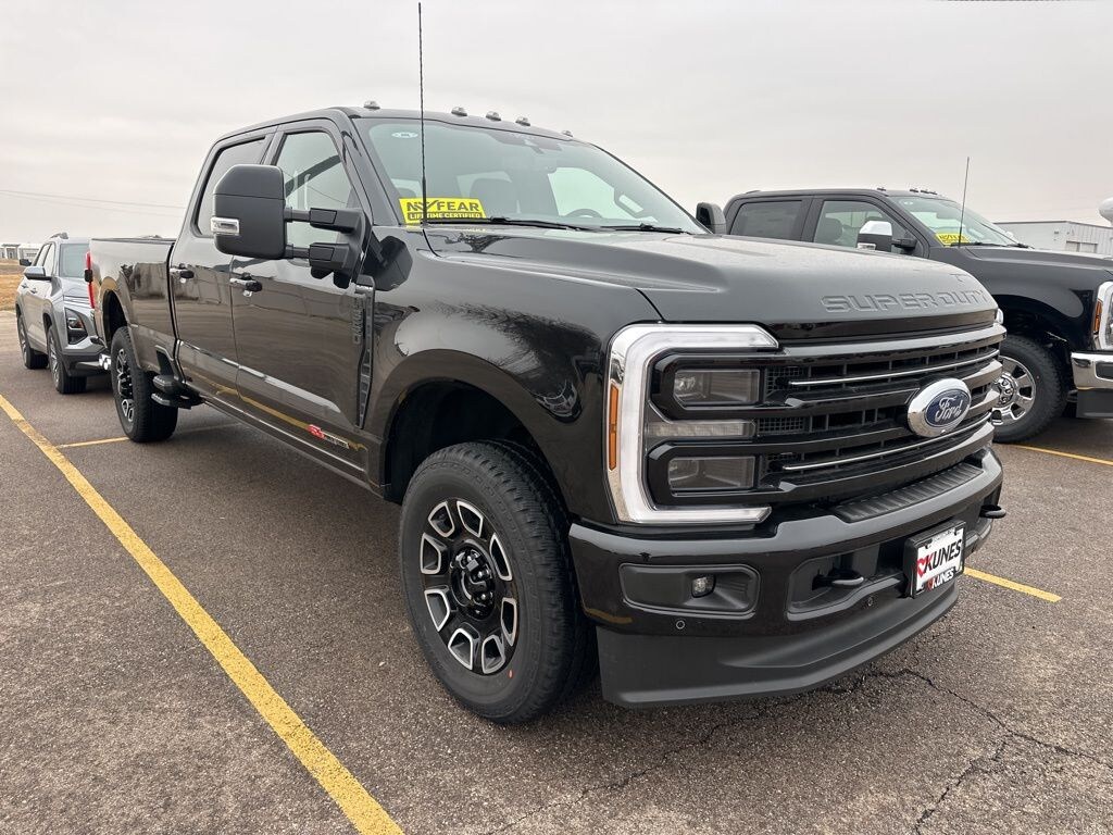 New 2026 Ford F-350 Platinum Truck Crew Cab
