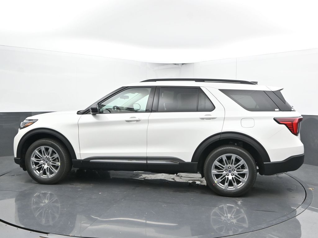 2025 Ford Explorer photo 4