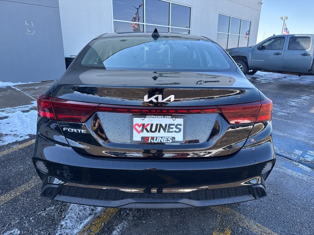 Used 2023 Kia Forte LXS Sedan