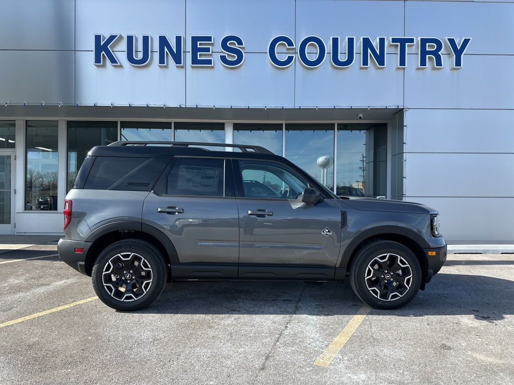 2025 Ford Bronco Sport Outer Banks photo 3