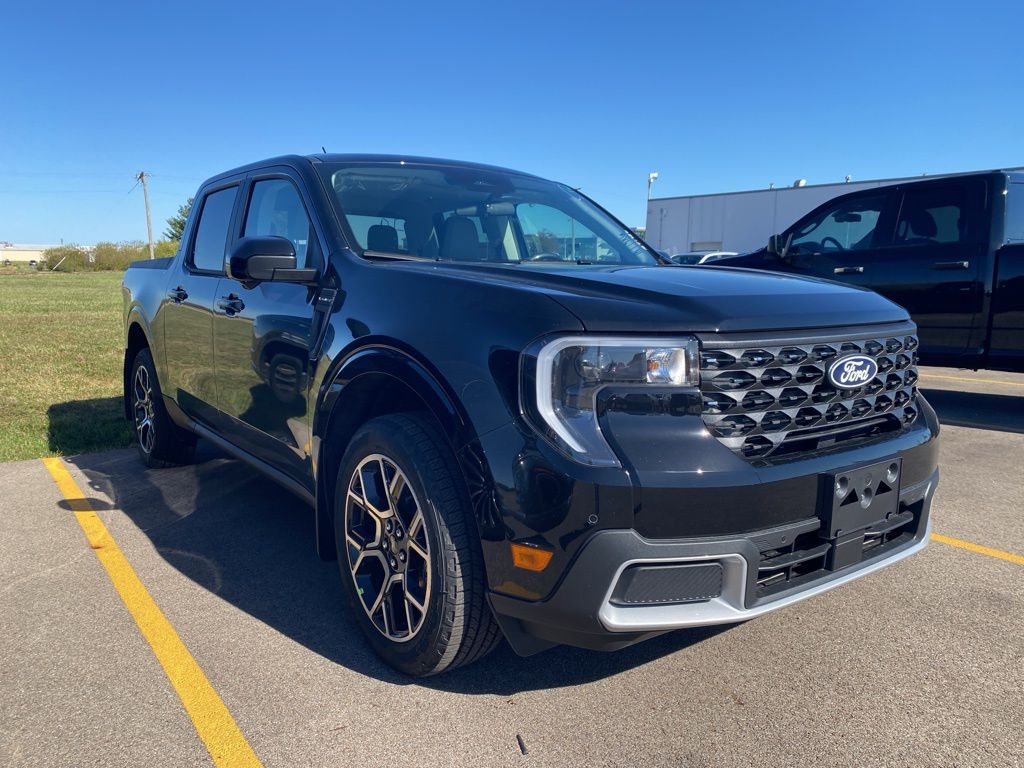 2025 Ford Maverick Lariat photo 2