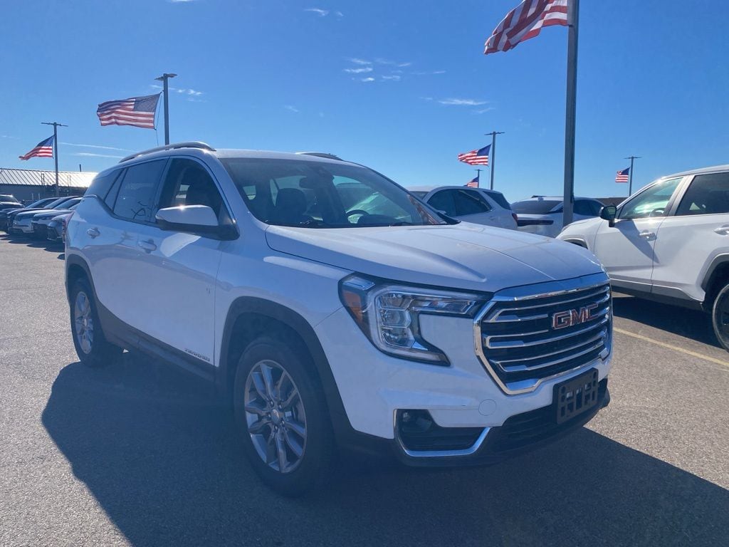 Used 2024 GMC Terrain SLT SUV
