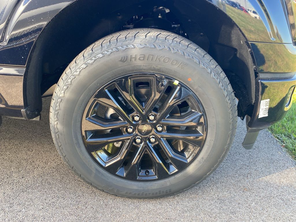 2025 Ford F-150 Lariat photo 3