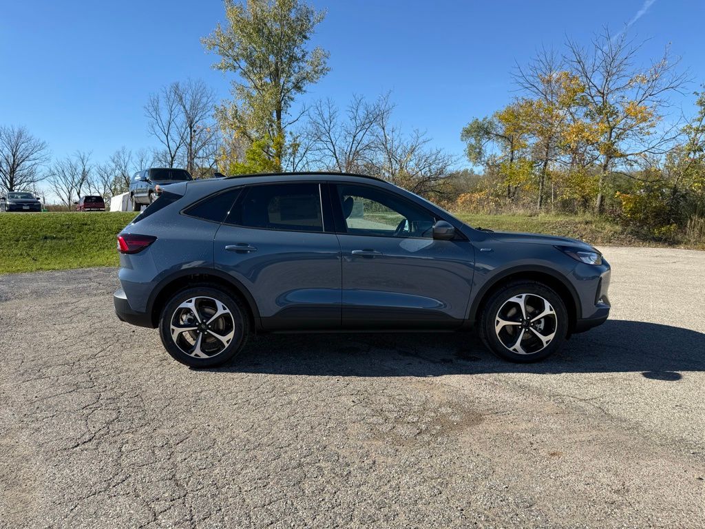 2026 Ford Escape Hybrid ST-Line Select photo 2