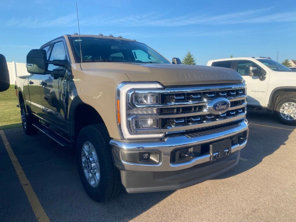 New 2026 Ford F-250 XLT Truck Crew Cab