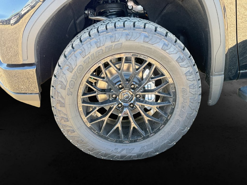 2026 GMC Sierra 1500 AT4 - Photo 9